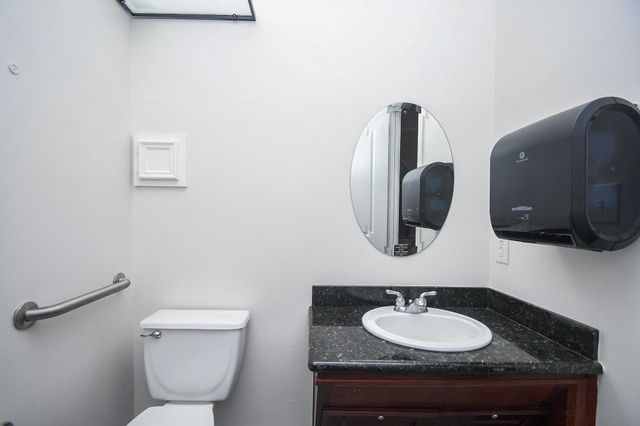 12814 Willow Centre Drive, Houston, TX 77066