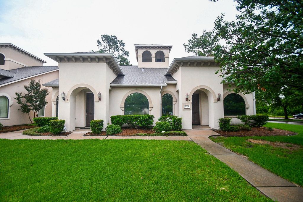 12814 Willow Centre Drive, Houston, TX 77066