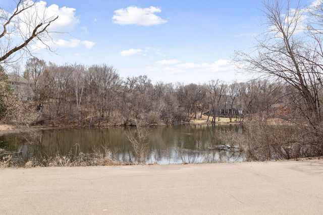 1467 Pond Wynde N, Eagan, MN 55122