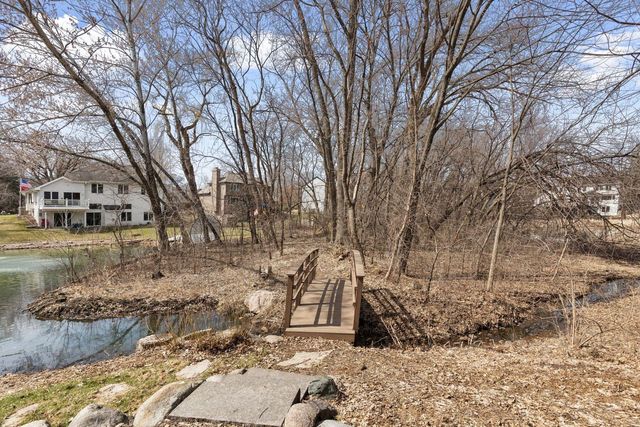 1467 Pond Wynde N, Eagan, MN 55122