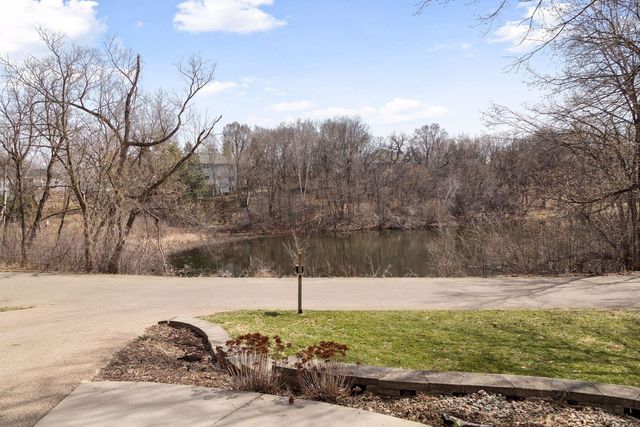 1467 Pond Wynde N, Eagan, MN 55122