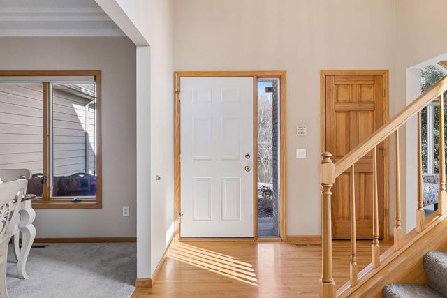 1467 Pond Wynde N, Eagan, MN 55122