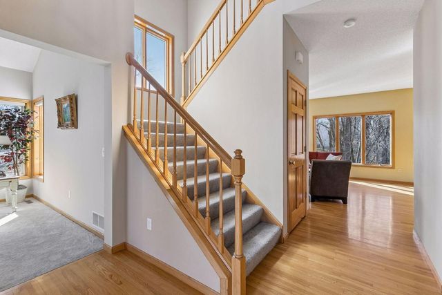 1467 Pond Wynde N, Eagan, MN 55122