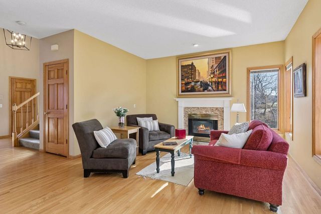 1467 Pond Wynde N, Eagan, MN 55122