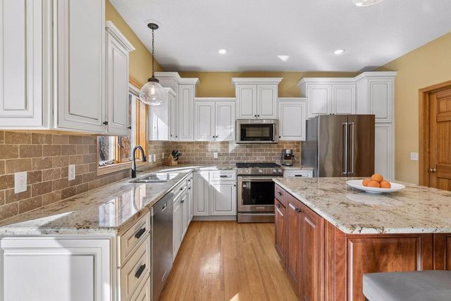 1467 Pond Wynde N, Eagan, MN 55122