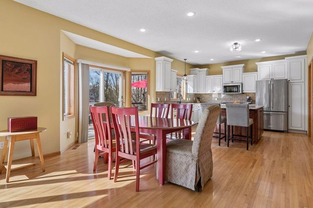 1467 Pond Wynde N, Eagan, MN 55122