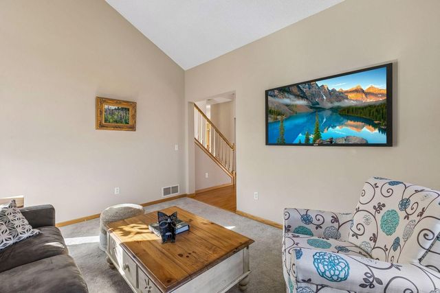 1467 Pond Wynde N, Eagan, MN 55122