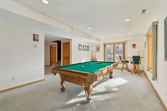 1467 Pond Wynde N, Eagan, MN 55122