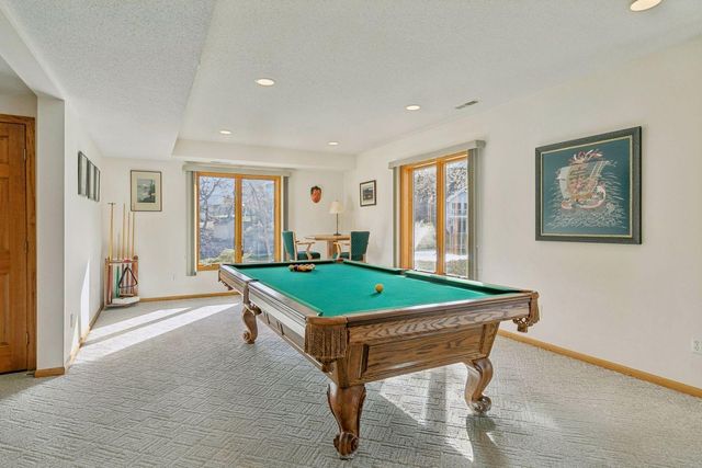 1467 Pond Wynde N, Eagan, MN 55122