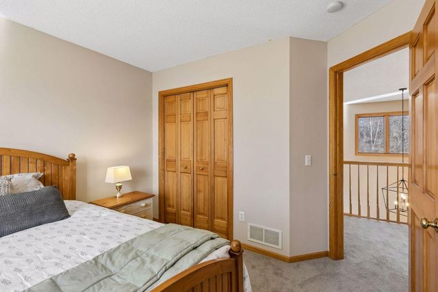 1467 Pond Wynde N, Eagan, MN 55122