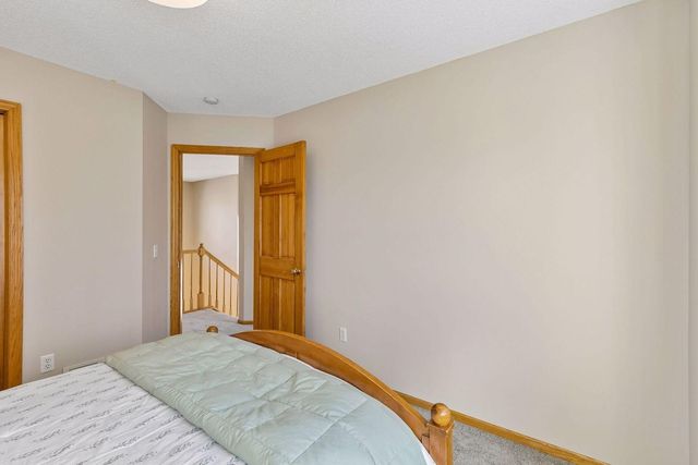 1467 Pond Wynde N, Eagan, MN 55122