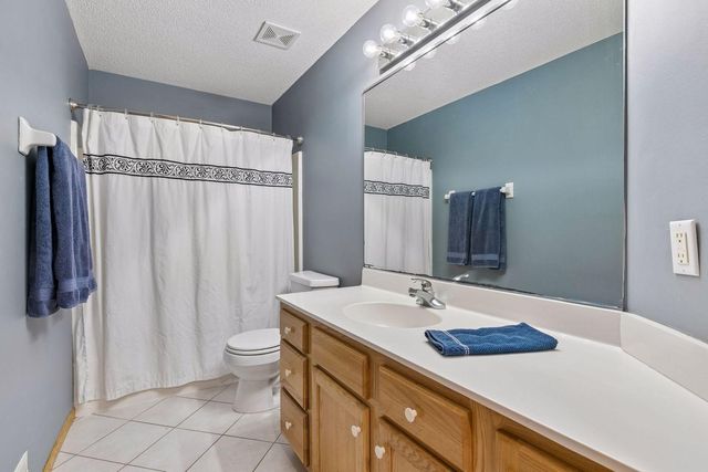 1467 Pond Wynde N, Eagan, MN 55122