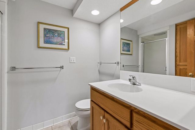 1467 Pond Wynde N, Eagan, MN 55122