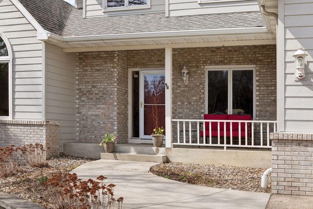 1467 Pond Wynde N, Eagan, MN 55122