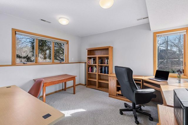 1467 Pond Wynde N, Eagan, MN 55122