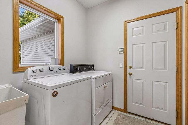 1467 Pond Wynde N, Eagan, MN 55122