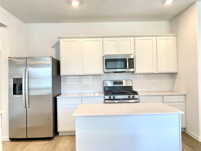 815 Black Hawk Drive, Princeton, TX 75407