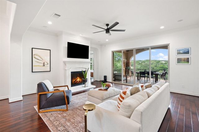121 Feritti DR, Lakeway, TX 78734