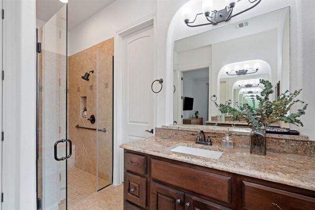 121 Feritti DR, Lakeway, TX 78734