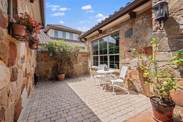 121 Feritti DR, Lakeway, TX 78734