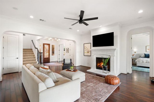 121 Feritti DR, Lakeway, TX 78734