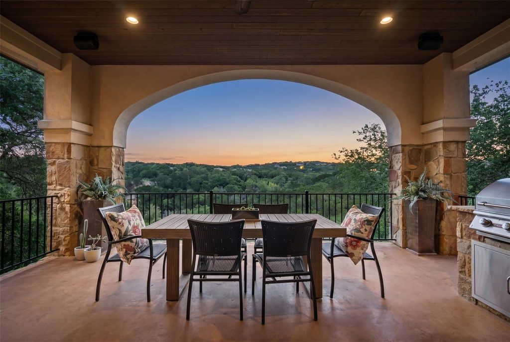 121 Feritti DR, Lakeway, TX 78734