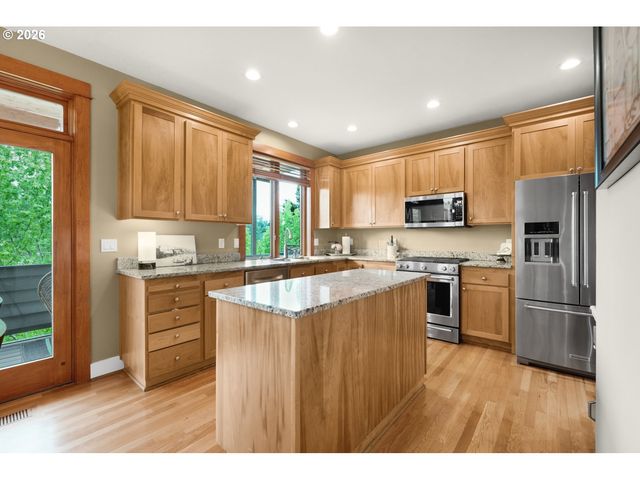 1943 Nw MILLCREST Pl, Portland, OR 97229