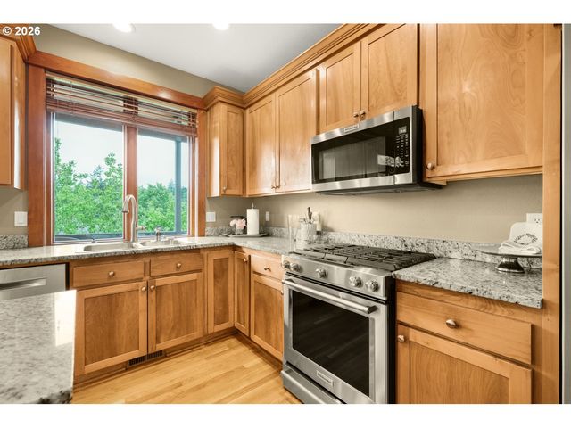 1943 Nw MILLCREST Pl, Portland, OR 97229