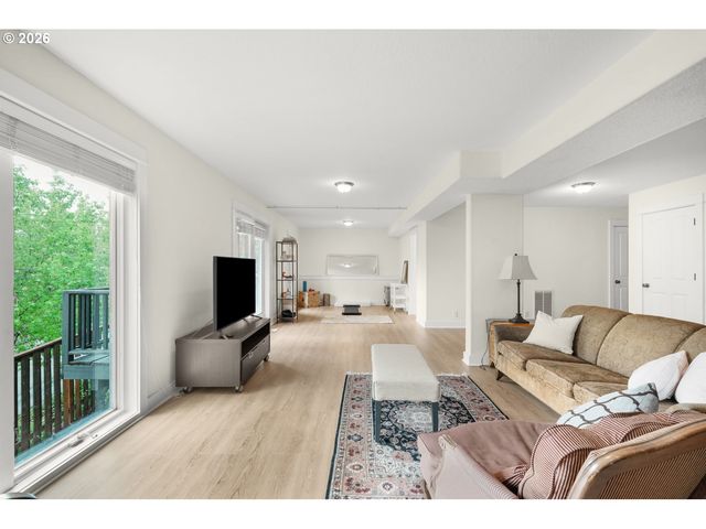 1943 Nw MILLCREST Pl, Portland, OR 97229