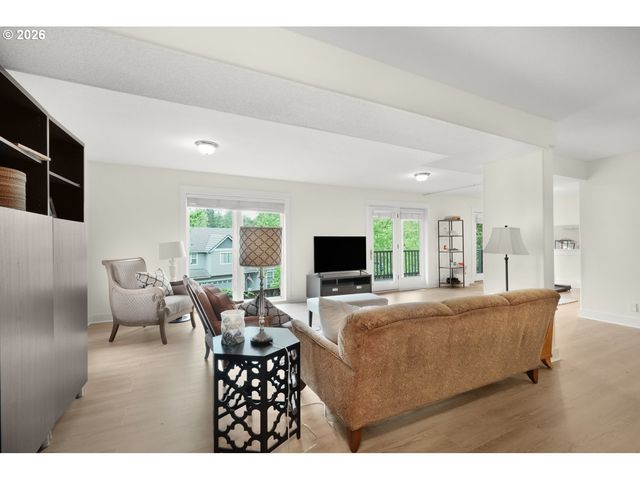 1943 Nw MILLCREST Pl, Portland, OR 97229