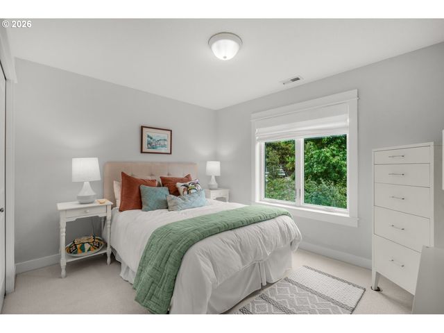 1943 Nw MILLCREST Pl, Portland, OR 97229