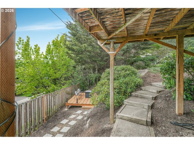 1943 Nw MILLCREST Pl, Portland, OR 97229