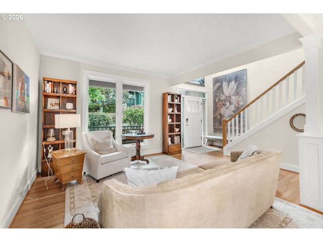 1943 Nw MILLCREST Pl, Portland, OR 97229