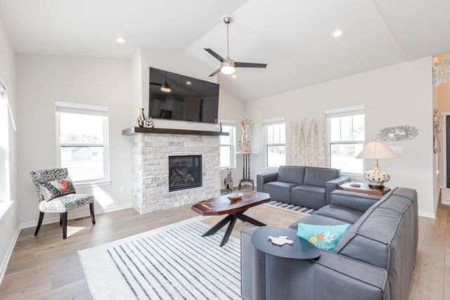 W206N5693 Muirfield DRIVE, Menomonee Falls, WI 53051