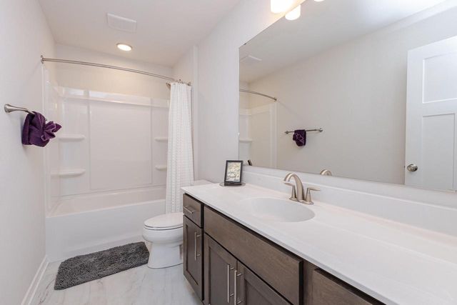 W206N5693 Muirfield DRIVE, Menomonee Falls, WI 53051