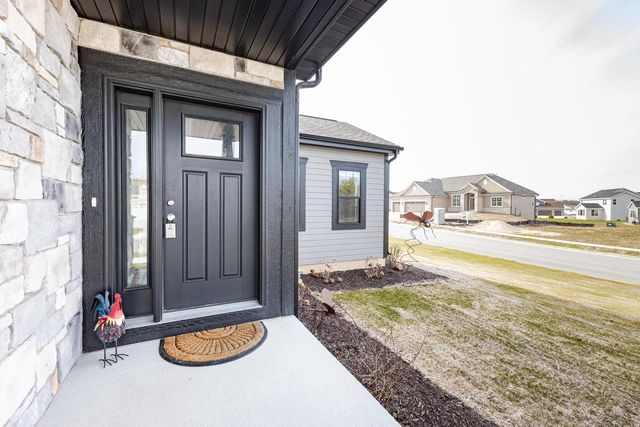 W206N5693 Muirfield DRIVE, Menomonee Falls, WI 53051