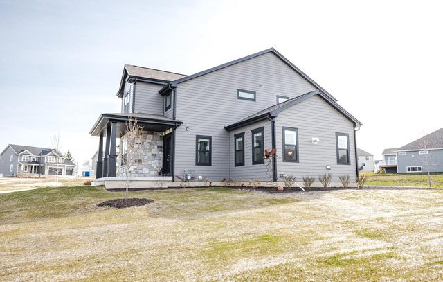 W206N5693 Muirfield DRIVE, Menomonee Falls, WI 53051