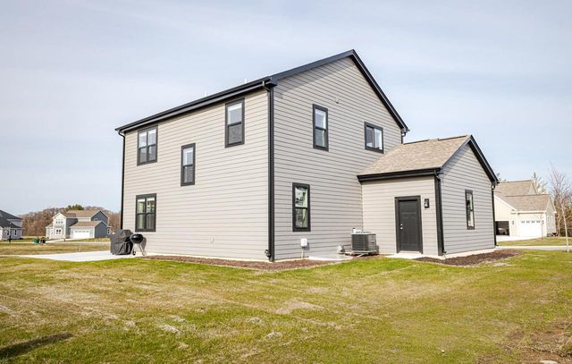W206N5693 Muirfield DRIVE, Menomonee Falls, WI 53051