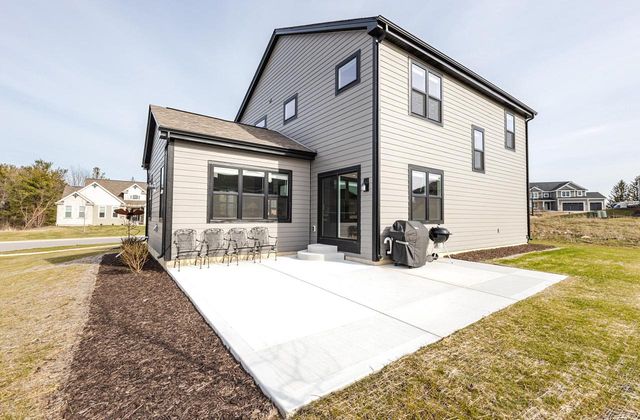W206N5693 Muirfield DRIVE, Menomonee Falls, WI 53051