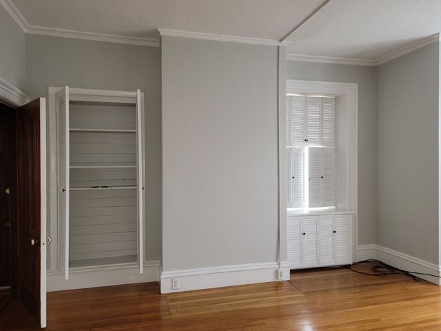 172 Nesmith St 1, Lowell, MA 01852