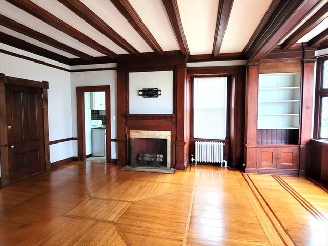 172 Nesmith St 1, Lowell, MA 01852