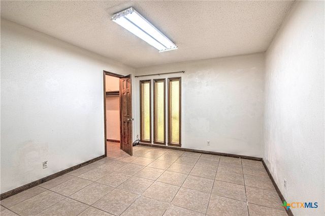 5520 S 31st Street, Temple, TX 76502