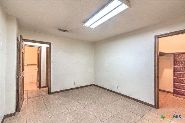 5520 S 31st Street, Temple, TX 76502