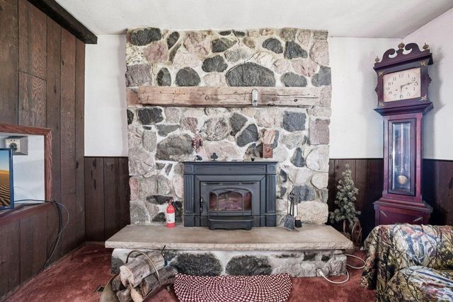 34994 Delafield ROAD, Oconomowoc, WI 53066