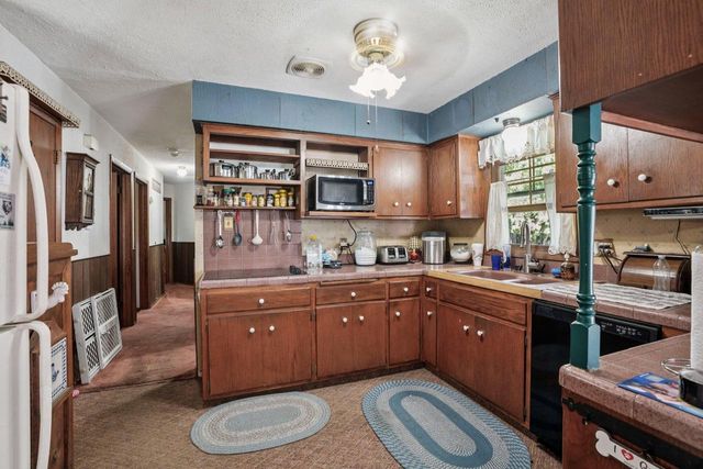 34994 Delafield ROAD, Oconomowoc, WI 53066