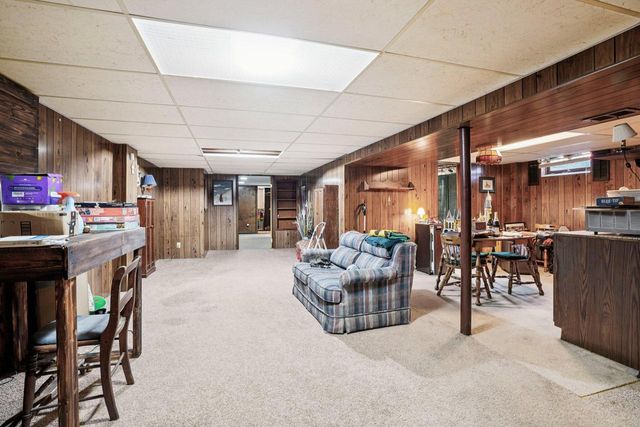 34994 Delafield ROAD, Oconomowoc, WI 53066