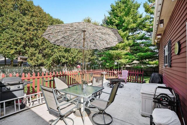 34994 Delafield ROAD, Oconomowoc, WI 53066