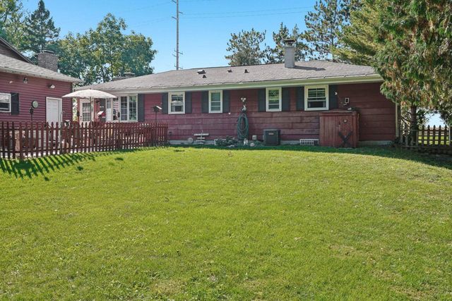 34994 Delafield ROAD, Oconomowoc, WI 53066