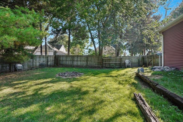 34994 Delafield ROAD, Oconomowoc, WI 53066