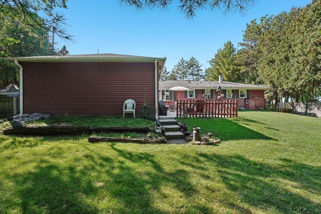 34994 Delafield ROAD, Oconomowoc, WI 53066